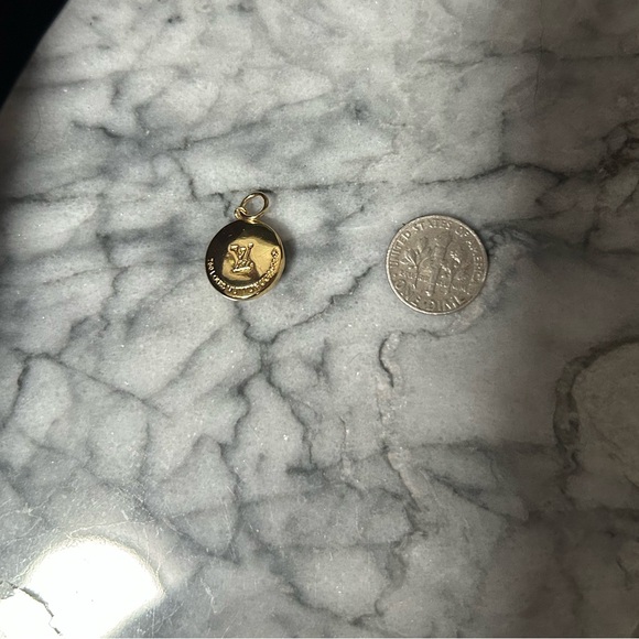 LV Fleur Gold Round Charm LOUIS VUITTON - Picture 3 of 3